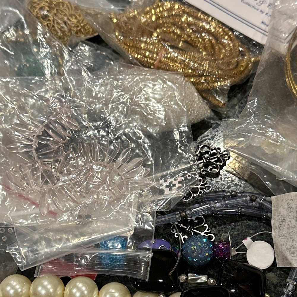 Huge lot jewelry making beads supplies findings crafts - Picture 10 of 12